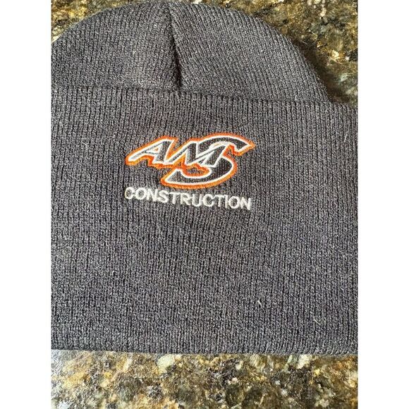 Carhartt Unisex Black Beanie Cuffed Hat with Logo Patch Winter Warmth - Picture 4 of 4